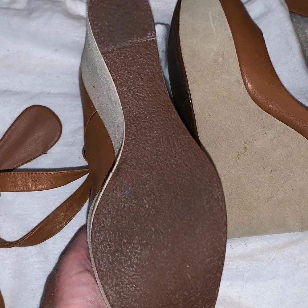 JLo Private Line Brown Leather Platform Wedges - Picture 4 of 4